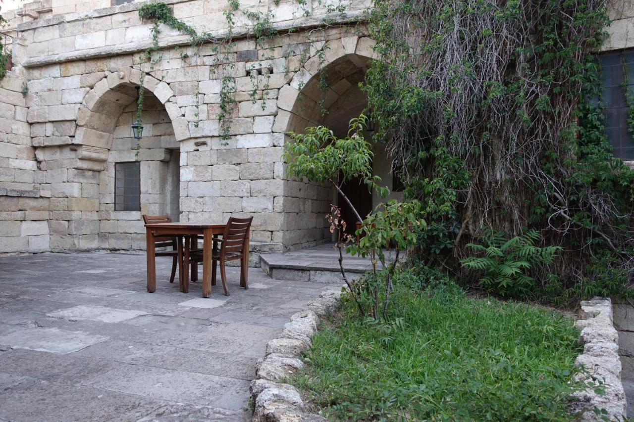 Esbelli Evi Cave Houses Ürgüp Exteriör bild